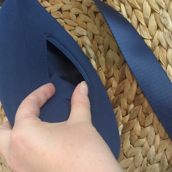 Quince All-Day Navy Neoprene Belt Bag - Picture 9 of 11